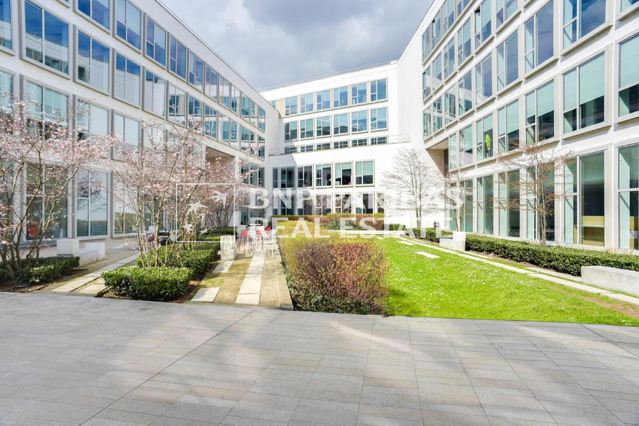 Bureau Saint-Denis 6392m² Location bureau Saint-Denis Seine-Saint-Denis OLBUR2106966 0